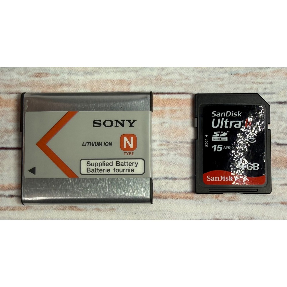 Sony Cyber-shot DSC-W830 Silver Digital Camera 20.1MP 8x Optical Zoom ZEISS Lens - Picture 10 of 11